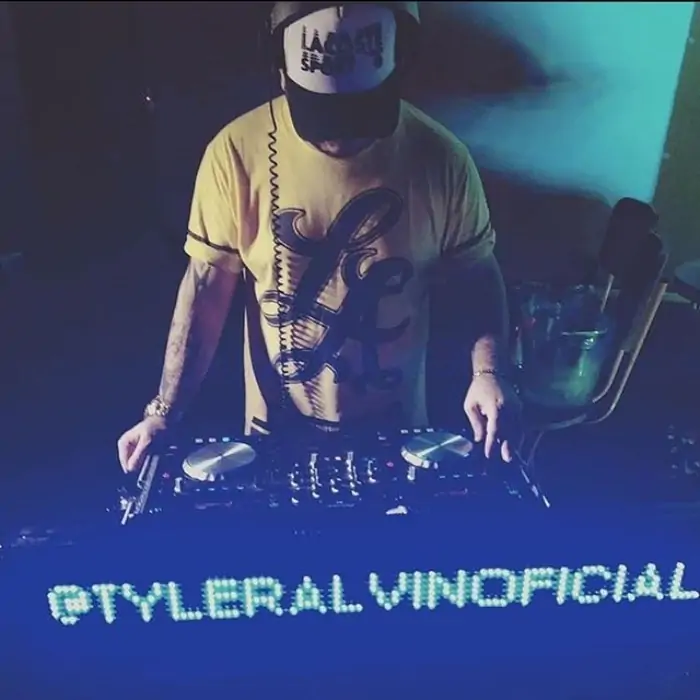DJ Tyler Alvin toca na noite de funk do Fogaça em Juiz de Fora