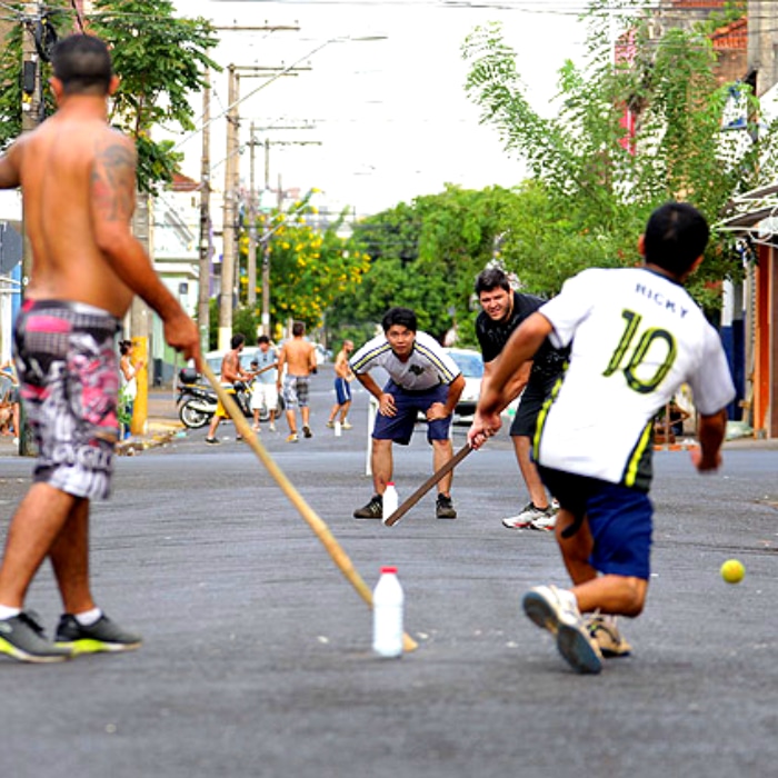 5 brincadeiras de rua que todo mundo sente falta | Zine Cultural